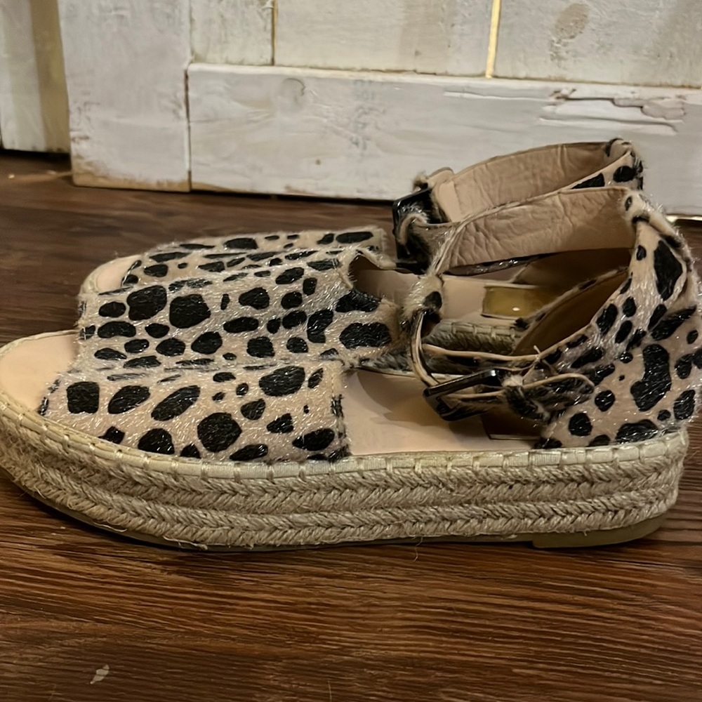 super cute cheetah wedges